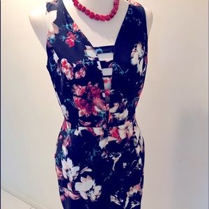 New Gianni Bini Kallie floral Dress Fitted Size 6